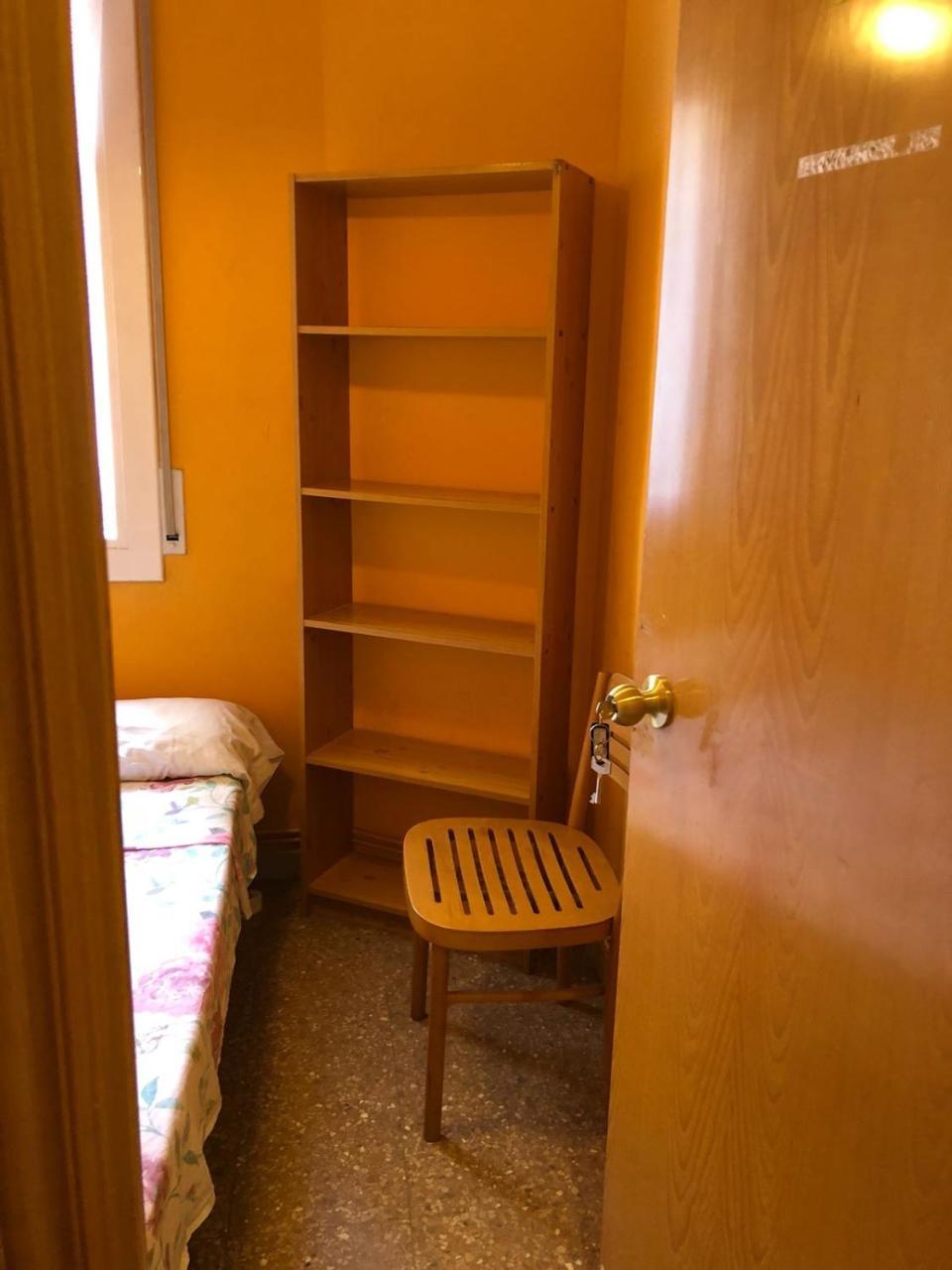 Motorsport Barcelona Hostel — Photos 2